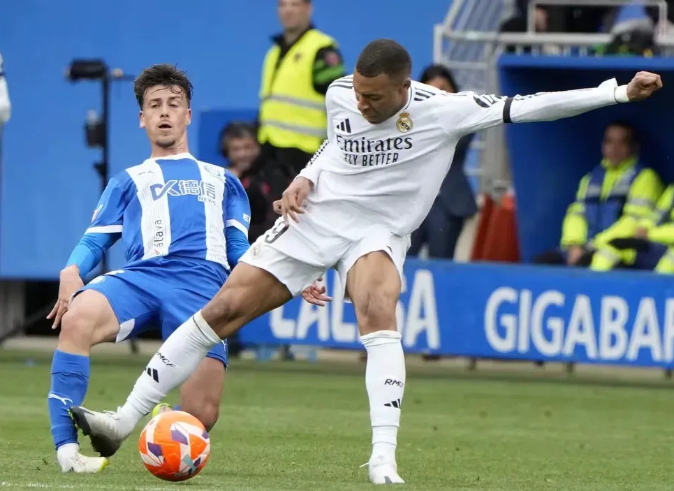 姆巴佩爆冷击败独行侠，战术调整引爆全场！(姆巴佩比赛视频2024最新公告)爱游戏官方网站