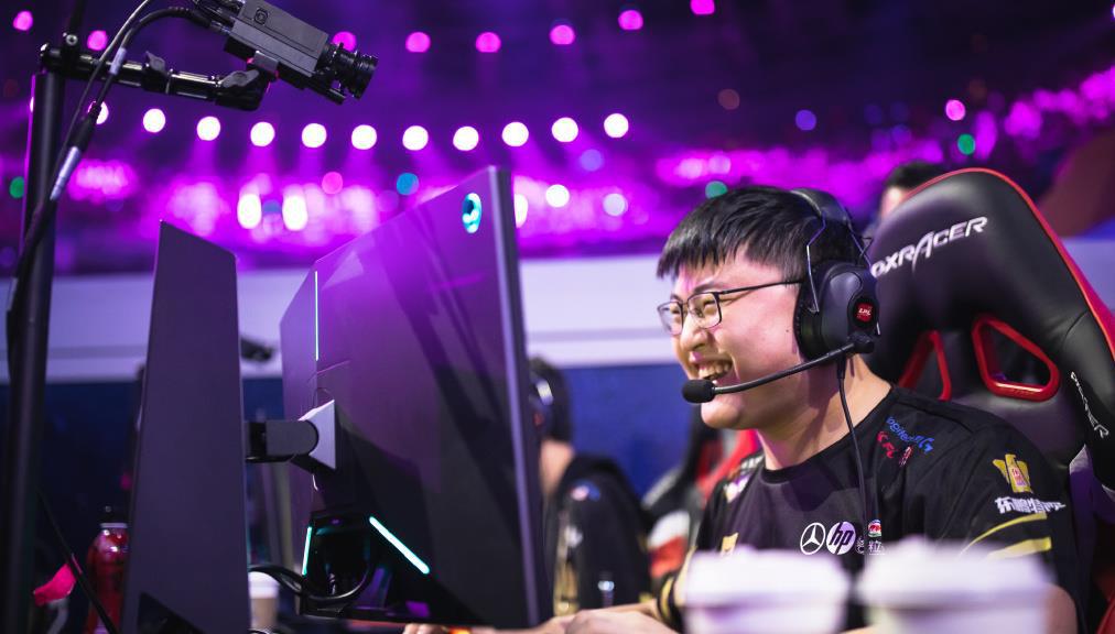  Uzi回归赛场，绝杀首场状态亮眼，拜仁观众沸腾！